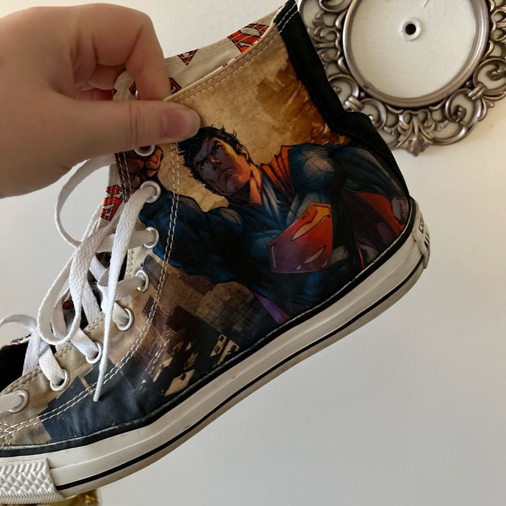 Superman Chucks!